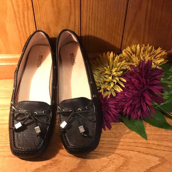 Micheal Kors Black Moccasin - Picture 2 of 5